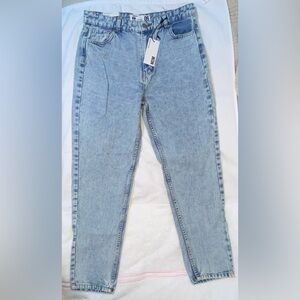 Women’s NWT REFUGE light blue wash 100% cotton high waisted Mom Jeans size 9‎